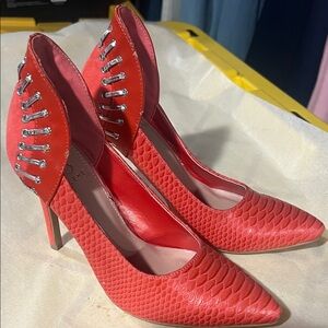 Scene  Vibrant Red‎ Textured Heels